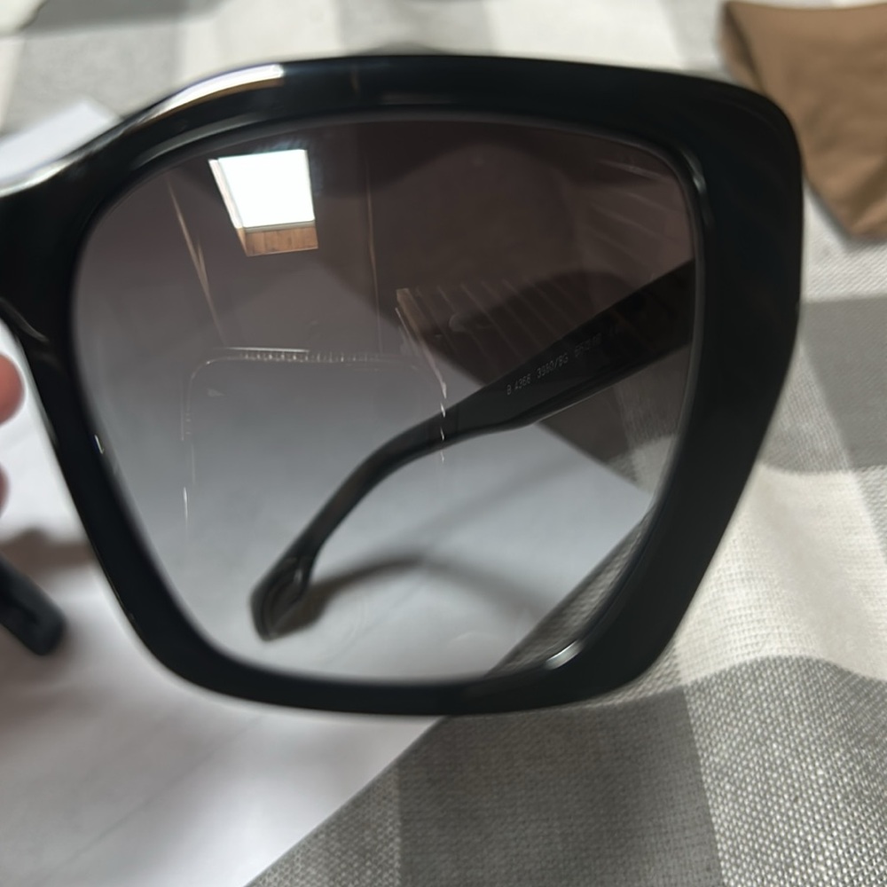 NEW Burberry Black Oversized Square Sunglasses - Picture 9 of 9